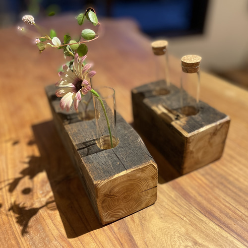 一輪挿し 古材 アンティーク 一輪挿し・花瓶・花器 古材アーティスト 