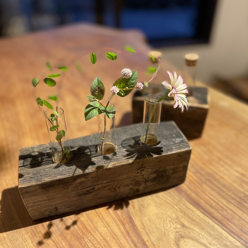 インテリア　一輪挿し　アンティーク 一輪挿し 古材 アンティーク 一輪挿し・花瓶・花器 古材アーティスト