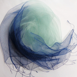 藍染め・草木染め・国産シルク・オーガンジー・大判ロングストール（草の露） 2枚目の画像