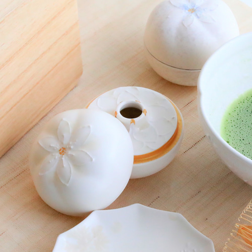 花柄 三葉型 菓子入れ 花柄 三葉型 菓子入れ