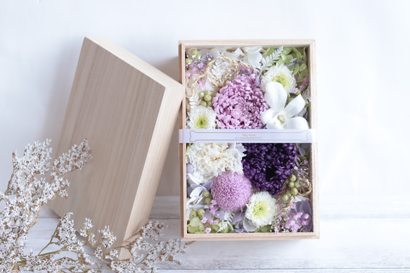 【大切な方に贈る仏花】名前印字リボンも可＊桐箱のフラワー紫緑BOX＊プリザーブドフラワー 10枚目の画像