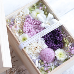 【大切な方に贈る仏花】名前印字リボンも可＊桐箱のフラワー紫緑BOX＊プリザーブドフラワー 11枚目の画像
