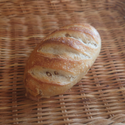 クルミのライ麦パン 2枚目の画像