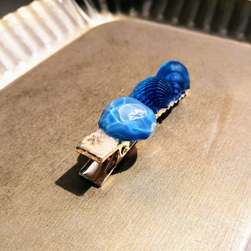 ミルキーブルーのヘアクリップ / クラゲ / レジン / 海のかけら ヘア