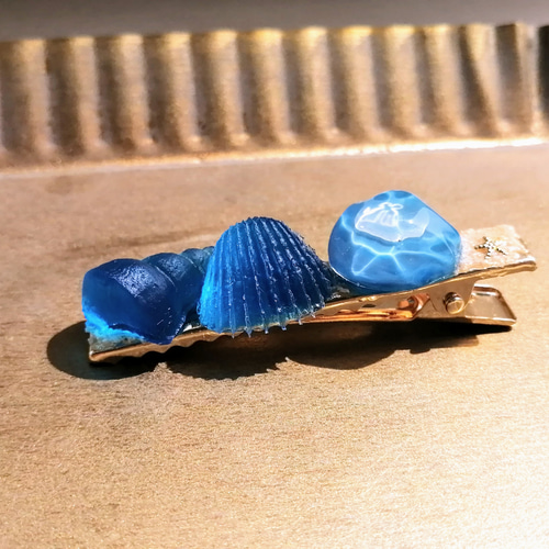 ミルキーブルーのヘアクリップ / クラゲ / レジン / 海のかけら ヘア