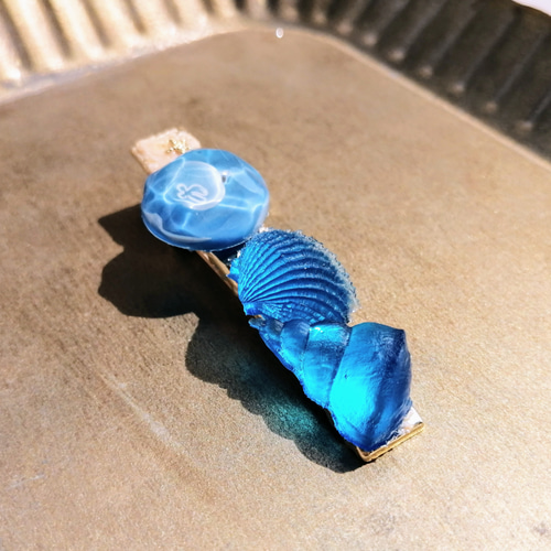 ミルキーブルーのヘアクリップ / クラゲ / レジン / 海のかけら ヘア