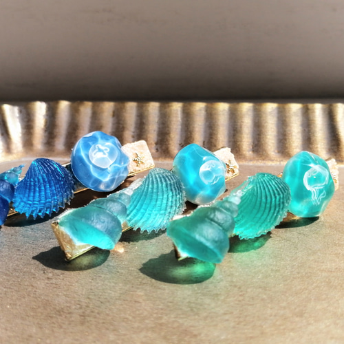 ミルキーブルーのヘアクリップ / クラゲ / レジン / 海のかけら ヘア