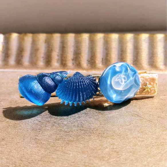 ミルキーブルーのヘアクリップ / クラゲ / レジン / 海のかけら ヘア