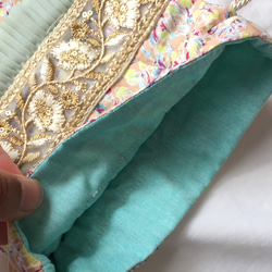 インド刺繍 リボン まんまる 丸巾着 ポーチ 花柄×レース ピンク 5枚目の画像