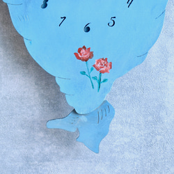 【絶滅危惧種を想う】海辺のジュゴンが合図する時計 木製 掛け時計 4枚目の画像