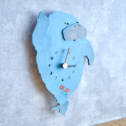 【絶滅危惧種を想う】海辺のジュゴンが合図する時計 木製 掛け時計 2枚目の画像