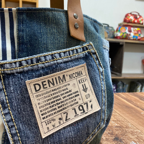 デニムと革のトートバッグ：デニムリメイク×本革持ち手ブラウン