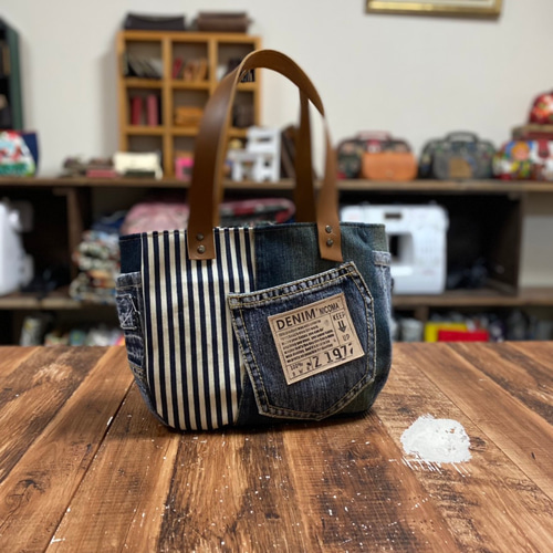 デニムと革のトートバッグ：デニムリメイク×本革持ち手ブラウン