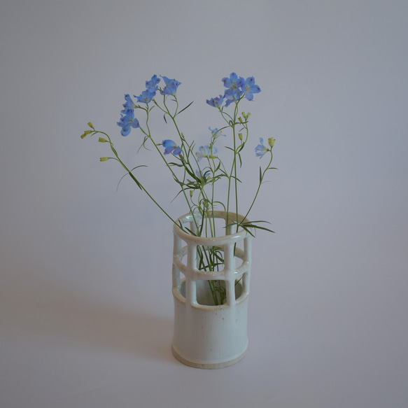 あみ目デザインの花瓶　白御影土×チタンマット釉 15枚目の画像