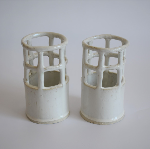 あみ目デザインの花瓶　白御影土×チタンマット釉 9枚目の画像