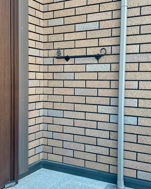 【乙女デザイン ツリーの傘かけ500】アルミ製 おしゃれ 傘 傘立て 傘かけ 梅雨 日傘 新築 リフォーム 傘立て *^ ^* 特に梅雨の季節は ほんとに大きな悩みですからね これがあれば お問合せください