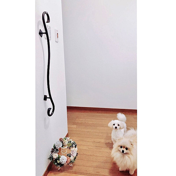 【乙女デザイン くるんくるん手すり　800ｍｍ】アルミ製 おしゃれ 玄関 新築 リフォーム リノベーション だから