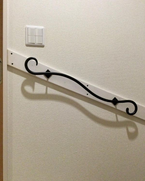 【乙女デザイン くるんくるん手すり　800ｍｍ】アルミ製 おしゃれ 玄関 新築 リフォーム リノベーション だから