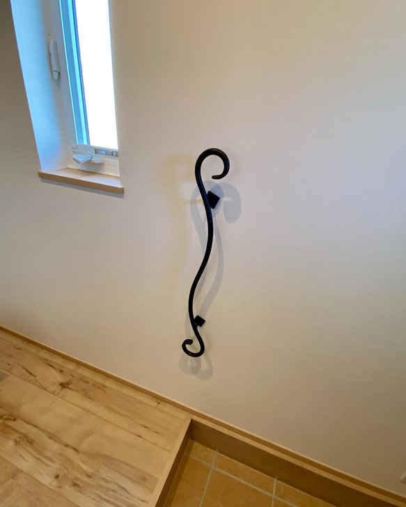 【乙女デザイン くるんくるん手すり　800ｍｍ】アルミ製 おしゃれ 玄関 新築 リフォーム リノベーション だから