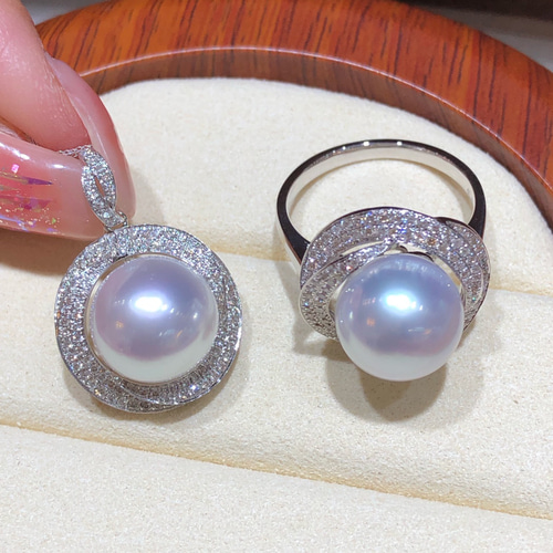 【高級】天然南洋真珠　ダイヤモンド付きリングk18