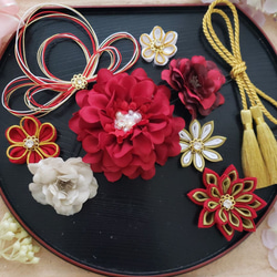 再販受付　つまみ細工髪飾り　摘まみ細工藤の花　紫　白　銀　紐 つまみ細工髪飾り 摘まみ細工藤の花 紫 白 銀 紐 着物 ⭐～楓樺