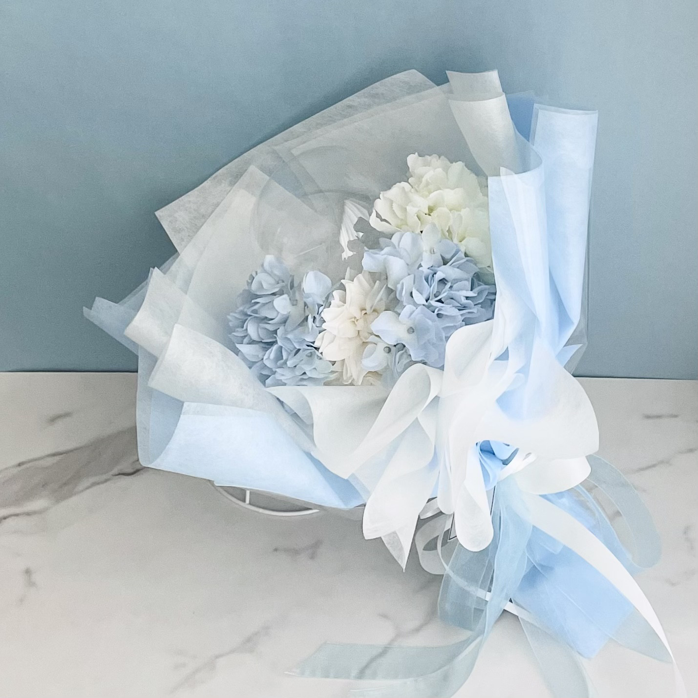 水色のバルーンフラワー／ブーケ／Mサイズ ブーケ TM&co. 通販