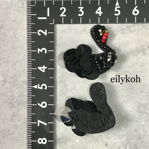 M88 ブラックスワン ビジューとスパンコールの貼り付けワッペン パーツ