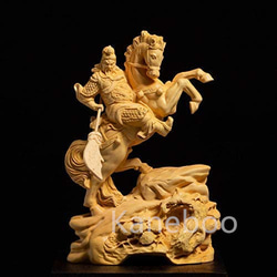 三国志 関羽 雲長 フィギュア 青龍偃月刀 柘植の木 木彫 置物 木製彫刻 2枚目の画像