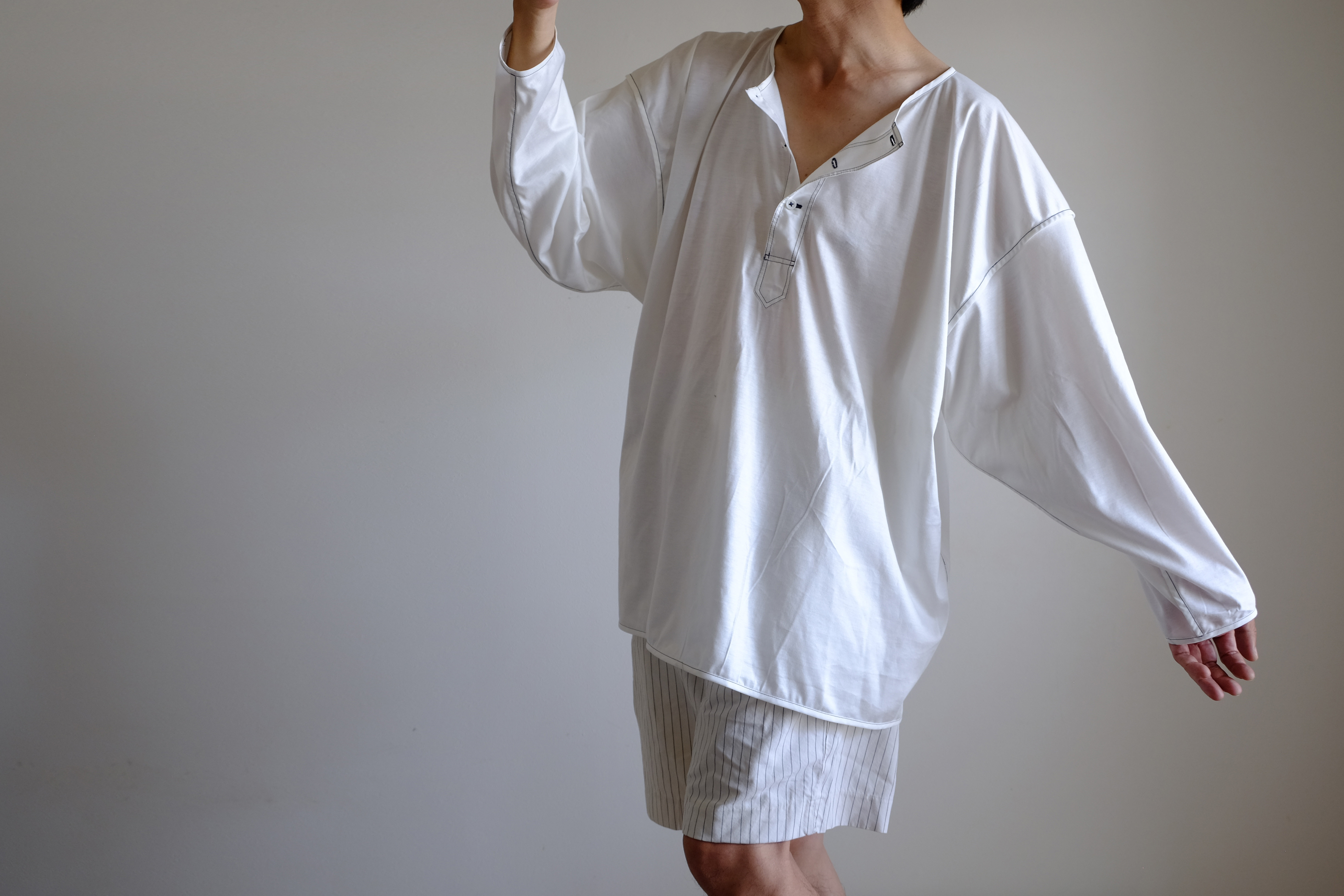 ビックヘンリーネック カットソー / パイピング /ハイゲージ コットンニット【 オフ白に紺ステッチ 】