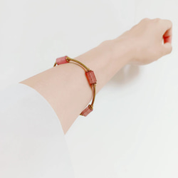 【粉紅女孩】草莓晶手鍊手環/好人緣/愛情石/好穿戴/日本蠶絲線 第3張的照片