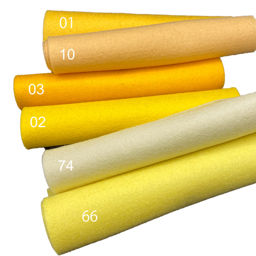 10 パステルイエロー 100％ ウール フェルト 15X20cm / 20X30cm