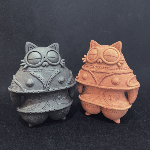 受注制作】おしゃれ着のねこ土偶 その他置物 Claycattery Joan