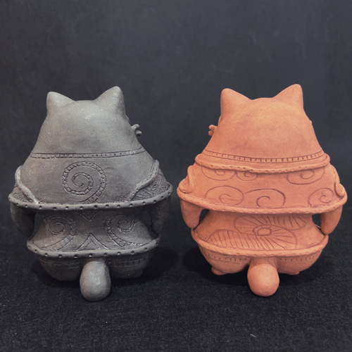 受注制作】おしゃれ着のねこ土偶 その他置物 Claycattery Joan