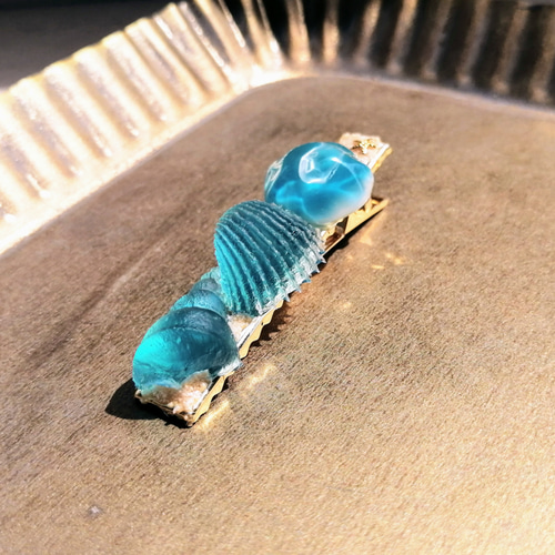 アクアブルーのヘアクリップ / クラゲ / レジン / 海のかけら ヘア