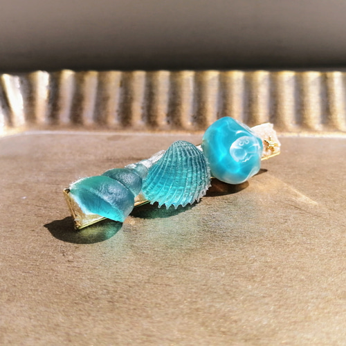 アクアブルーのヘアクリップ / クラゲ / レジン / 海のかけら ヘア