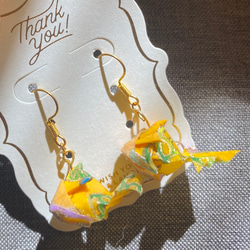 黄色＊和紙で作った金魚のピアス/イヤリング 3枚目の画像