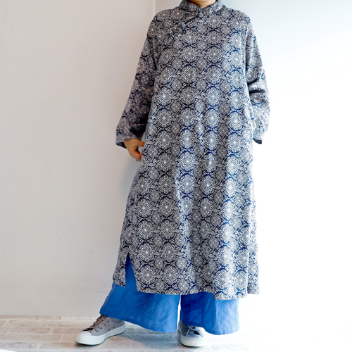 チャイナカラーワンピース シノワズリな衿元 ゆったりデザイン