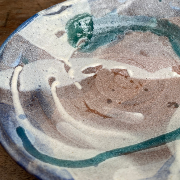 藁灰釉とエメラルドグリーンの流れ　梅鉢 5枚目の画像