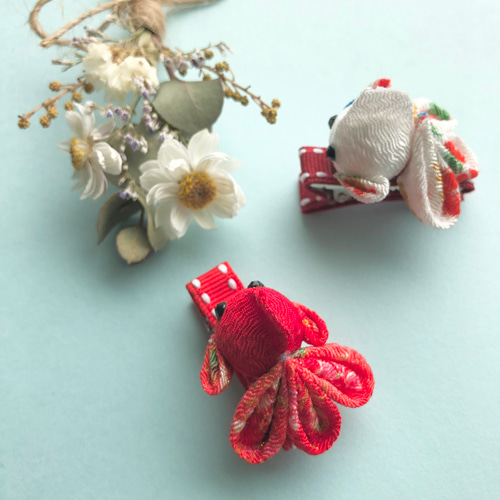 ♡ちりめん細工〜金魚〜♡ベビーヘアクリップ 2つセット♩ちりめんサイクの金魚のベビーヘアクリップ・ペット