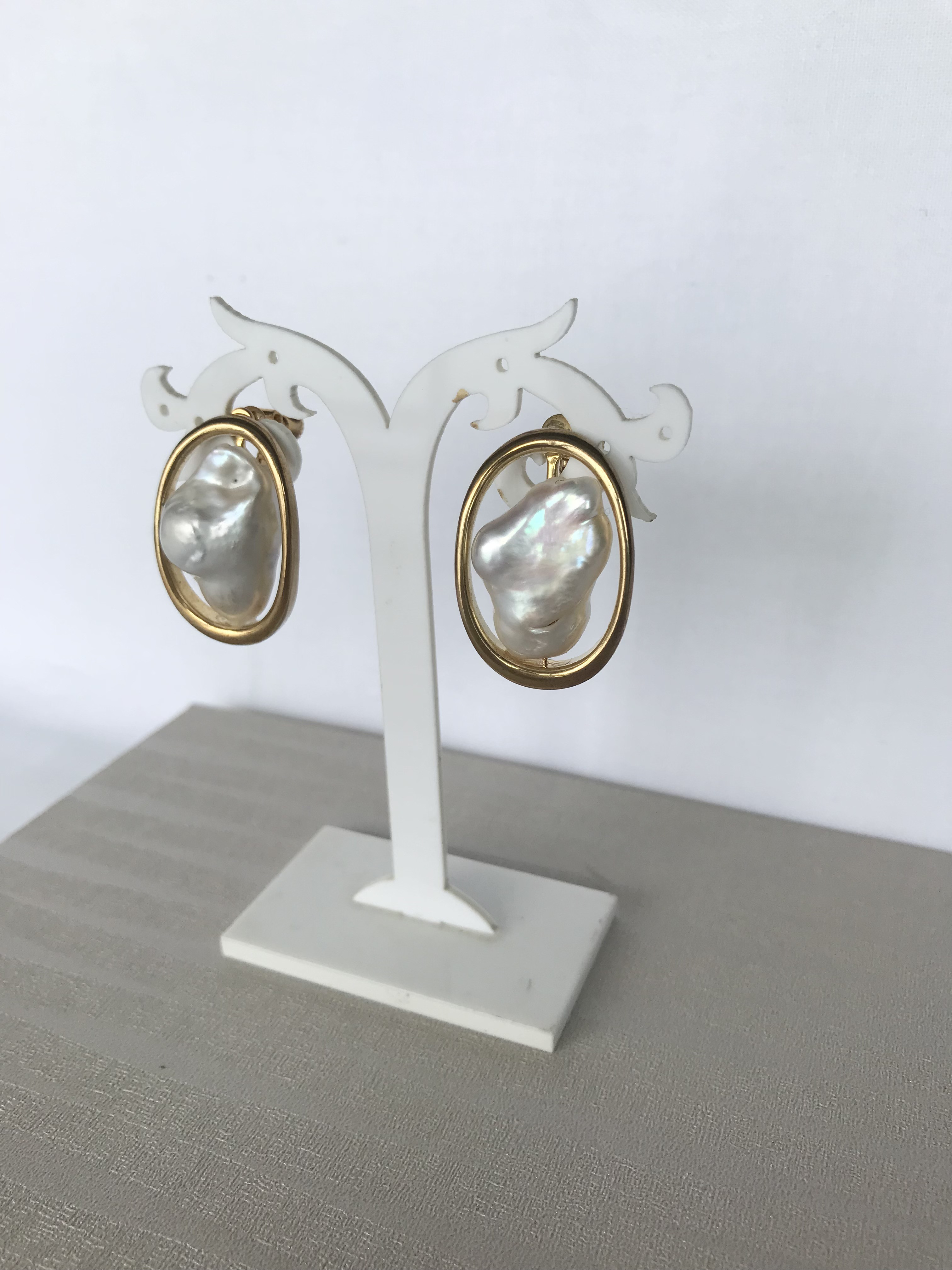 バロックパールイヤリング