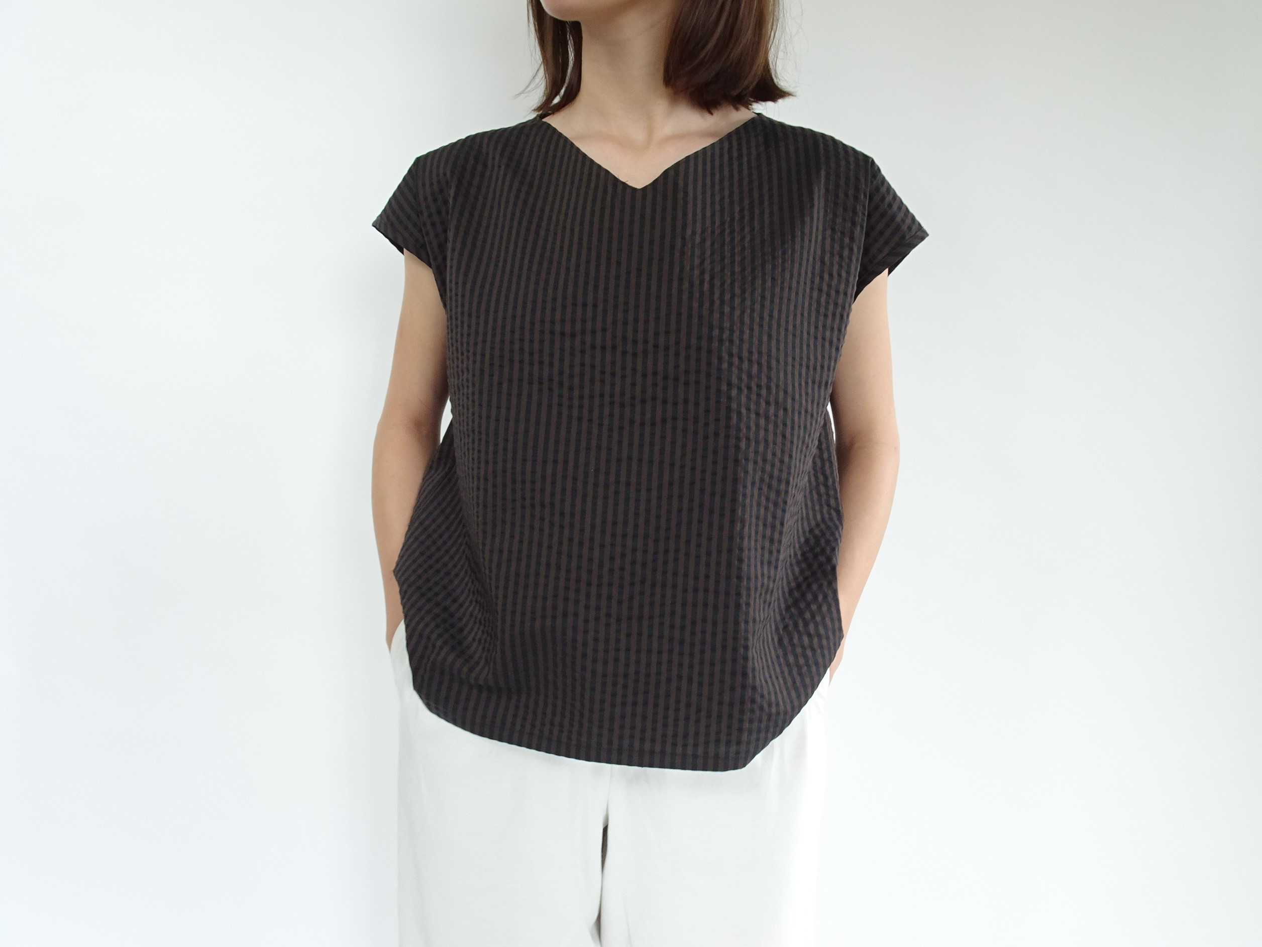 ストライプソフトサッカーVネックプルオーバー＜ブラウン×ダークネイビー＞＜ネイビー×ブラック＞