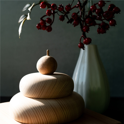 かがみ餅-檜 樹齢100年超え 国産ひのき製 その他インテリア雑貨 百年