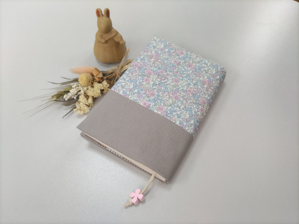 A tiny flower-fade文庫本カバー♪ 人気・おすすめ｜使いやすい・旅行におすすめ 品質保証 全国発送 在庫限り