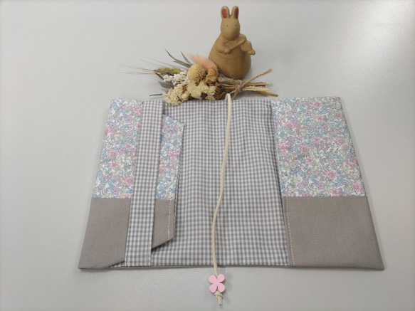 A tiny flower-fade文庫本カバー♪ 人気・おすすめ｜使いやすい・旅行におすすめ 品質保証 全国発送 在庫限り