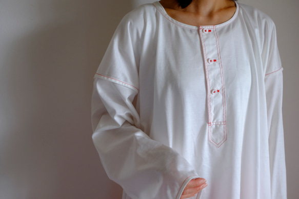 ビックヘンリーネック カットソー / パイピング /ハイゲージ コットンニット【 オフ白に赤ステッチ 】 コットン 袖口