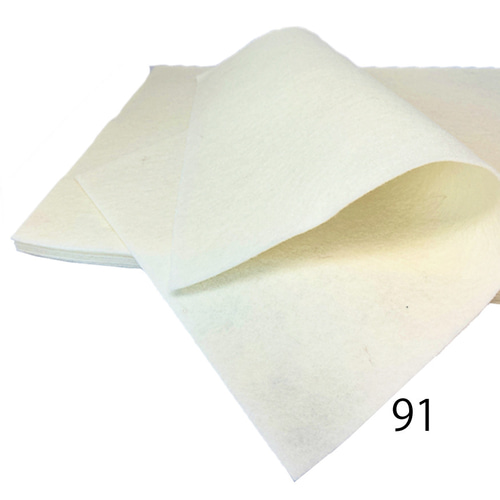 91 エクル（アイボリー） 100％ ウール フェルト 15X20cm / 20X30cm 厚