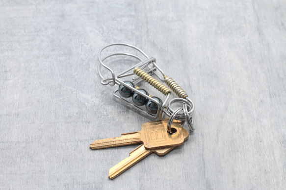 カラビナ70/ヘマタイト10㎜plus真鍮・父の日のプレゼントやメンズへのギフトにカラビナキーリングを 人気・おすすめ｜使いやすい・旅行におすすめ 品質保証 全国発送 日本国内発送・最短翌日お届け