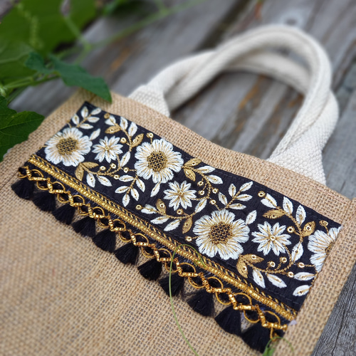ジュートバッグのインド刺繍リボンアレンジ・ランチバッグサイズ・A6