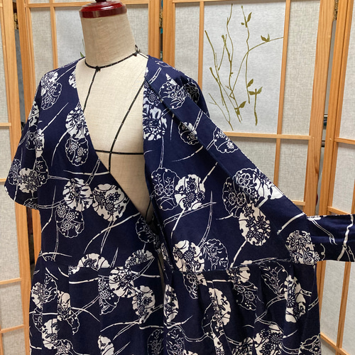☆浴衣リメイク☆カシュクールワンピース(半袖/ネイビー／花の