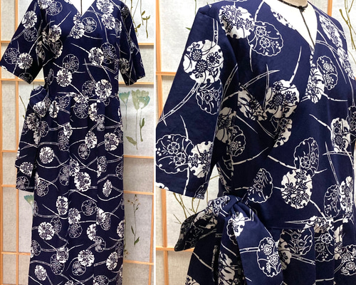 ☆浴衣リメイク☆カシュクールワンピース(半袖/ネイビー／花の